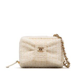 CHANEL Authentic White Leather Logo Wallet